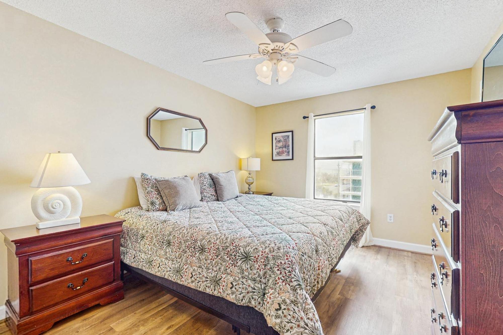 Sundial Condos Gulf Shores Room photo